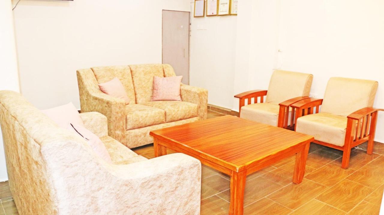 Royal Prince Hotel, Meru Exterior photo